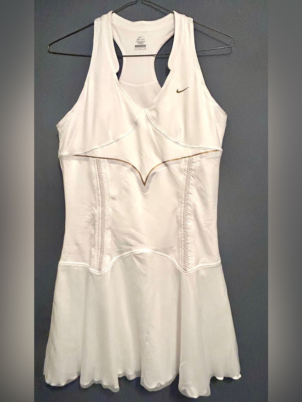 NiKE MARIA SHARAPOVA White /gold trim BEAUTIFUL Dress lined mesh bottom LARGE